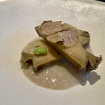 レストラン オオツ - 磯崎産黒鮑 黒鮑100%の擂り流し サマートリュフ 群馬産味緑(枝豆)
