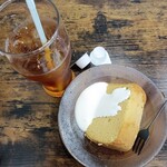 ココロとカラダにやさしい処つむぎ - シフォンケーキとアイスティー