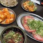 ホルモン肉問屋ピッコロ - 