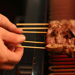 もつ焼エビちゃん - 自慢のやきとん。朝締めの旨さをぜひ