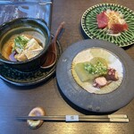 256836833 - 鮪のタタキ、スズキと豆腐の蒸し物