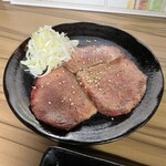 ホルモン焼肉 ハレノヒ - 特上タン塩。美味し。