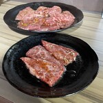 ホルモン焼肉 ハレノヒ - カルビ。美味し。