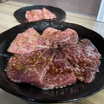 ホルモン焼肉 ハレノヒ - ロース食べ比べセット。美味し。