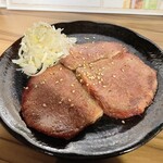 ホルモン焼肉 ハレノヒ - 特上タン塩。美味し。