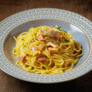 日替わりの「前菜盛り合わせ」やシェアにも最適なパスタをぜひ♪