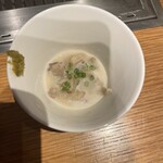 ビーフキッチン - モツ煮込み