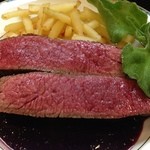 サンフォコン - ステーキフリット　シャロレー牛だよん。