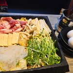 めしや アガる - すき焼き鍋【¥2,680-】※食べ放題対象外