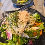 めしや アガる 千葉駅前店 - オニオンサラダ【食べ放題②】