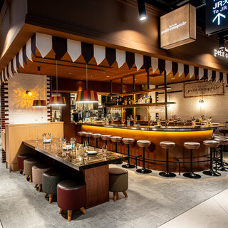 団体利用可能なビッグテーブル席があります♪（11名迄可）