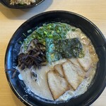 石田一龍 山口宇部店 - 濃厚ラーメン 830円