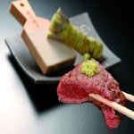 Tajimaya - もも肉には山葵！お肉の甘さを引き立てます。