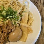 麺屋たけぞう - ブラック味玉つけ麺（ひやもり）