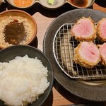 とんかつ ここまでやるか。 - 