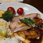 キッチン ブルー グローブ - スープの具材を乗せてみる