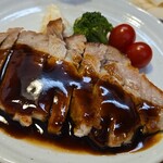 キッチン ブルー グローブ - 反対側から、大きめなロースソテーです！？