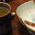 新宿 うなぎ菊川 - 湯呑に赤子