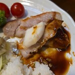 キッチン ブルー グローブ - 再びカブのお新香を乗せて