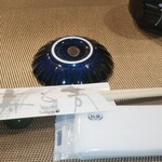 寿し芳 - カウンター前。