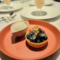 Vinoteca Fiore - 国産ブルーベリーのタルト とミルクジェラート