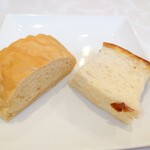 トラットリア チェーロ - 黒糖パンと赤玉ねぎのフォカッチャ