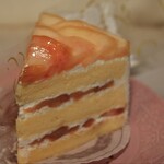 リリエンベルグ - 桃のケーキ