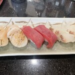 こぶし - にぎり寿司(貝柱・まぐろ赤身・天然真鯛)