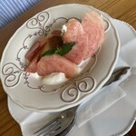 ナチュラルソフトクリームカフェ ミルカ - もものプリンアラモード