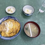 まいこや - 冷や奴　お新香付き　味噌汁何気に美味い