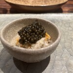 きう - 蒸し渡り蟹の解し身と内子
      フレッシュオシェトラキャビア（中国産）載せ