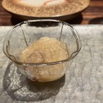 きう - 蒸し真蛸（兵庫県明石産）
                                生姜入り土佐酢ジュレ掛け