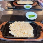 グルマンズ和牛 - ガーリックライス小盛り