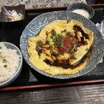 旧ヤム邸 - 牛豚キーマに卵のせ