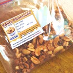 セイロン ベーカーズ - 辛いナッツ。日本のピーナッツと違う小さなピーナッツは濃厚な味。