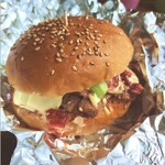 セイロン ベーカーズ - チキンチーズバーガー