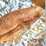 セイロン ベーカーズ - 甘辛いチキンサンド