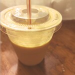 セイロン ベーカーズ - マンゴーシェイクが最高。