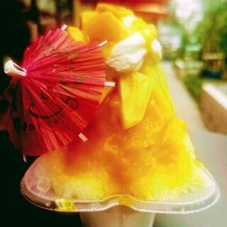 沖縄のフルーツを贅沢に使ったオリジナルかき氷