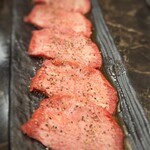 焼肉たまき 京橋店 - 上炙りタン　¥1300