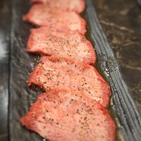 焼肉たまき 京橋店 - 上炙りタン　¥1300