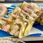 Abats - シャンボンベルシエ（豚頭とハムのテリーヌ）