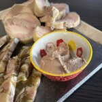 Abats - 白レバーのムーストリュフの香り（栗蜂蜜入り）