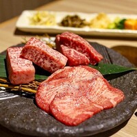 近江うし 焼肉 にくTATSU 青山本店 - 「上タン塩・極上ステーキ（サーロイン）・赤身ステーキ（カメノコ）」