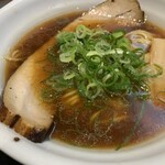 中華麺食堂 亀吉 - 中華そば 醤油。