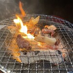 炭火焼肉 肉人 三茶店 - 