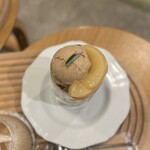 アンドテイ - 『スコーンパフェ』
      構成：国産ウーロン茶のオーツミルクジェラート、
      桃のコンポート、塩麹スコーンプレーン、
      すもものジャム
      豆乳ホイップ