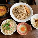 麺屋　たか - ツレが食べた濃厚牛モツつけ麺と和節ご飯