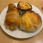 ブーランジェリ･エ･カフェ　オブジェ - 6巡目♡ピーナッツコルネ♡ルネッサンス♡さつまいもとイベリコ豚ベーコンとマスタードとエムダチーズのふんわりブレッド♡新作♡