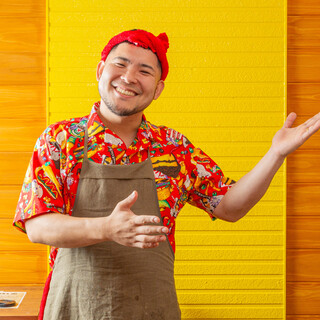 陽気な店主が営む”お好み焼き居酒屋”